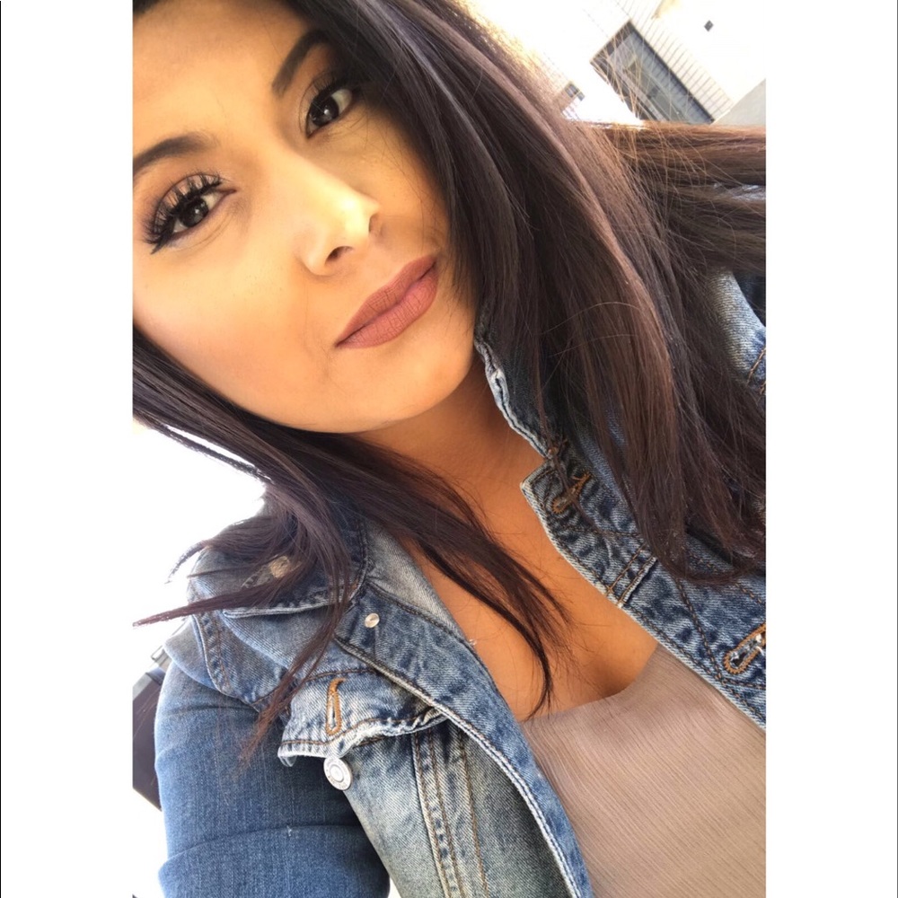 Meet your Posher, Gabriela